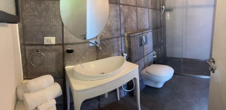 Jhotelresorts Дамур Екстериор снимка